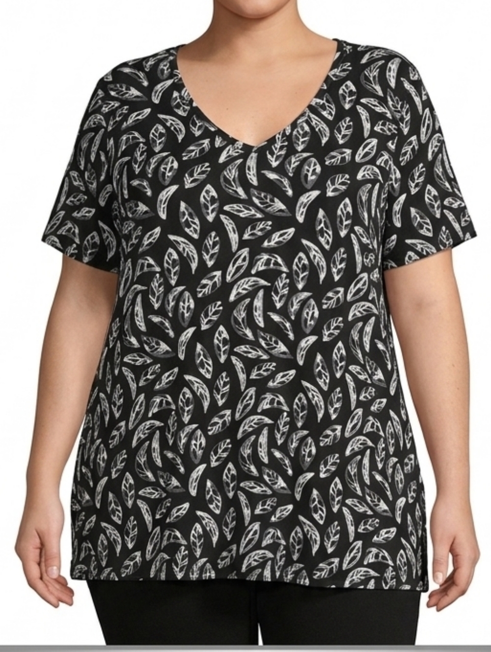NWT EVRI Leaf Print V-Neck Tee